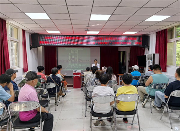 眼科专家进社区 温情守护