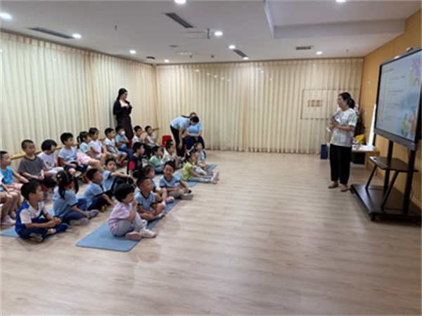 “睛彩童行”儿童护眼公益课堂走进幼儿园
